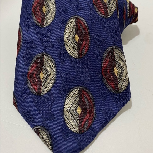 Robert Talbott Best of Class 100% Silk Tie for the Toggery Made in USA Navy - Picture 3 of 7